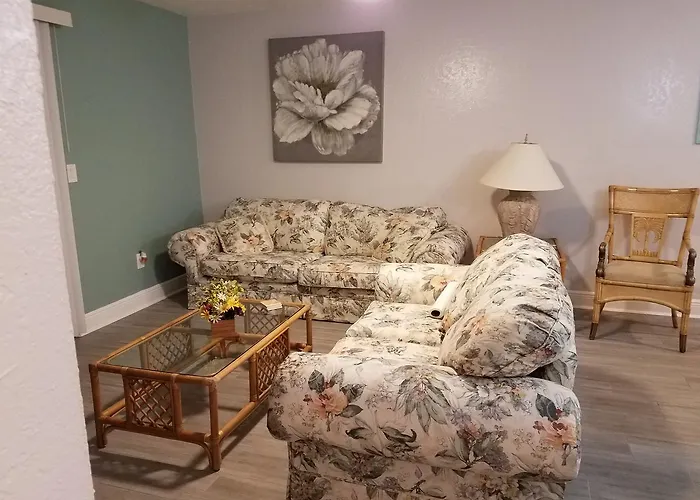 2Br/1Ba Vacation Rental - Sienna Park